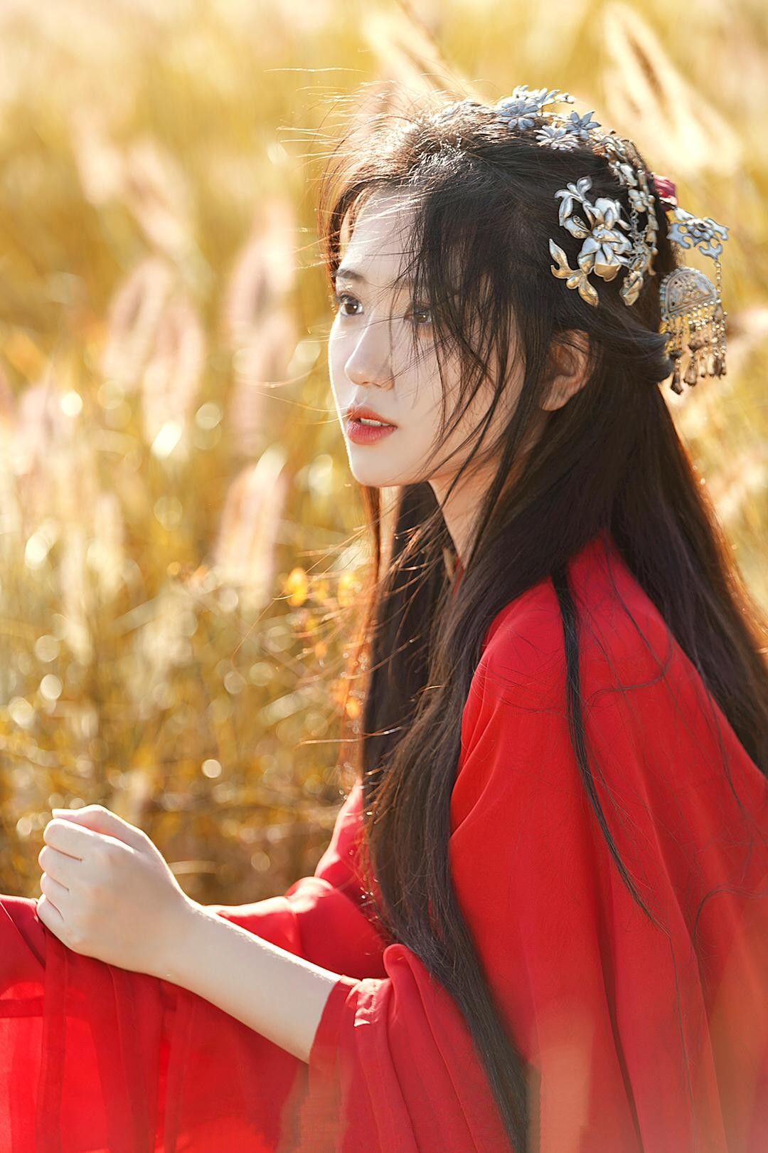 Summer Elegance in a Long Cheongsam:Embracing the Beauty of a Tailored Fit Summer Elegance in a Long Cheongsam:Embracing the Beauty of a Tailored Fit