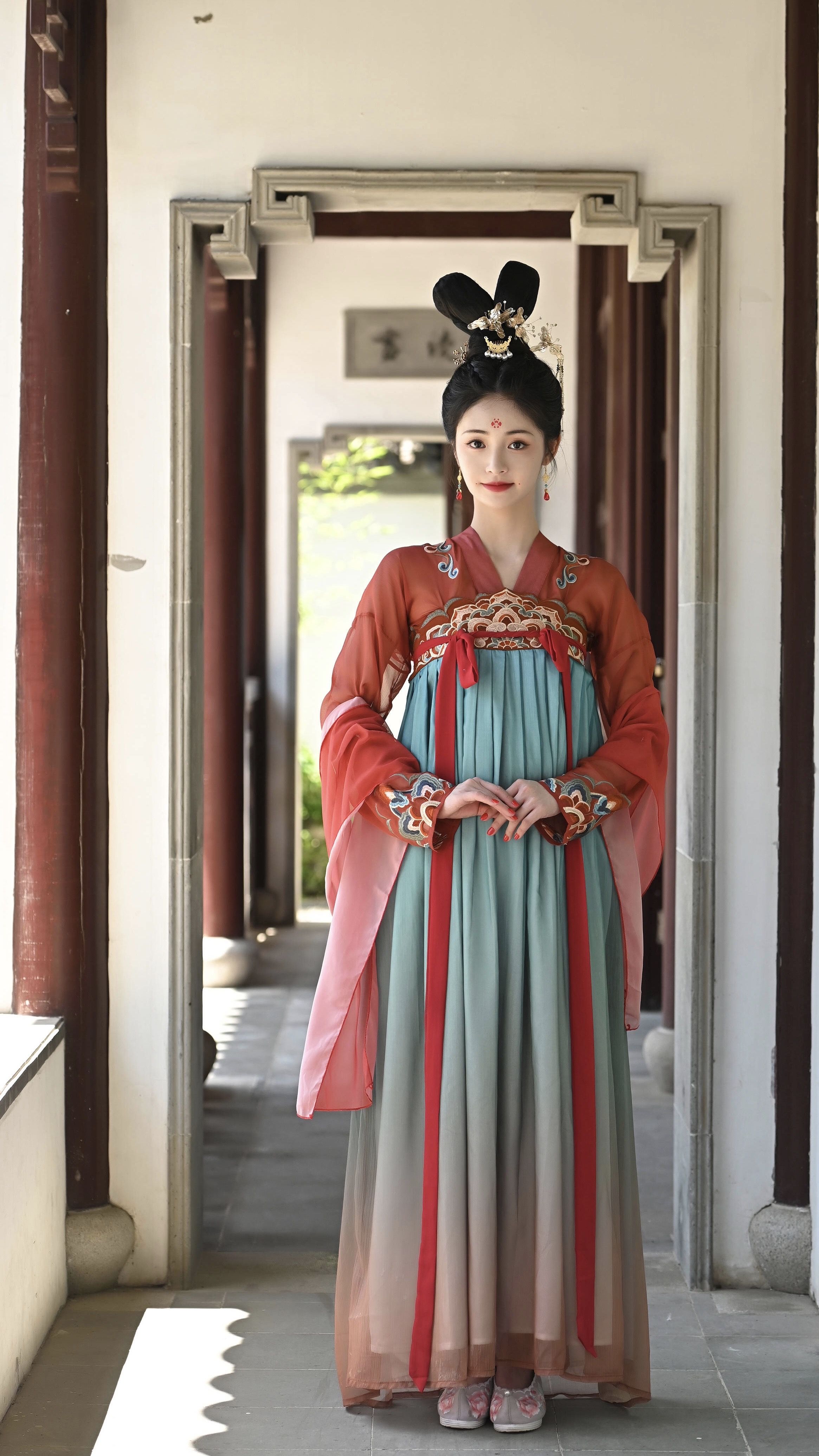 The Revival of Bubble-袖 Cheongsam Dress:A Blend of Traditional Elegance and Modern Charm The Revival of Bubble-袖 Cheongsam Dress:A Blend of Traditional Elegance and Modern Charm
