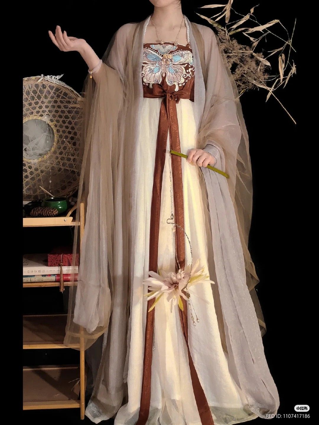 Traditional Hanfu Clothing:The Elegance of汉服上衣and裤子 Traditional Hanfu Clothing:The Elegance of汉服上衣and裤子