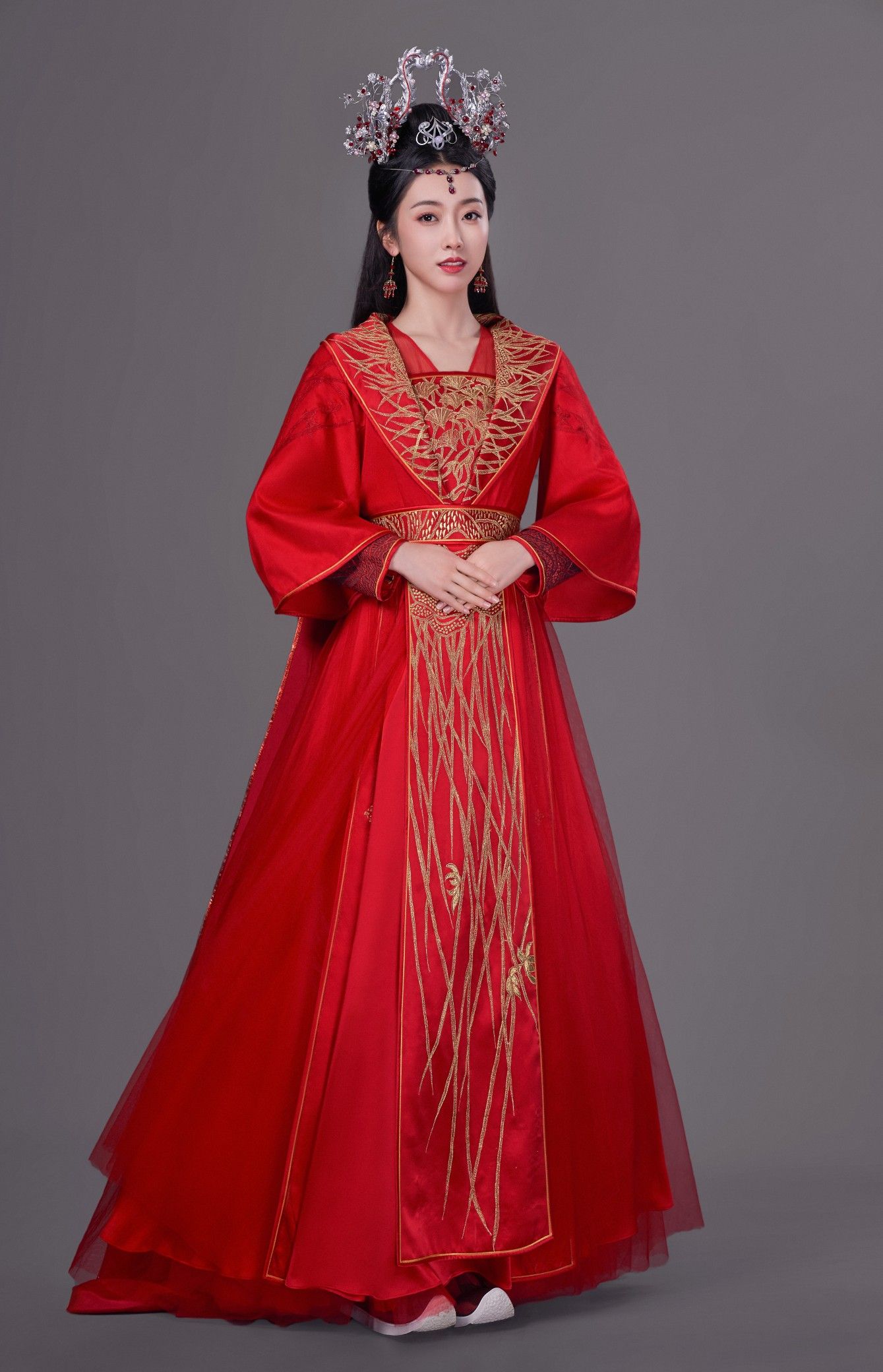 Winter Warmth in Hanfu Hooded Robes Winter Warmth in Hanfu Hooded Robes