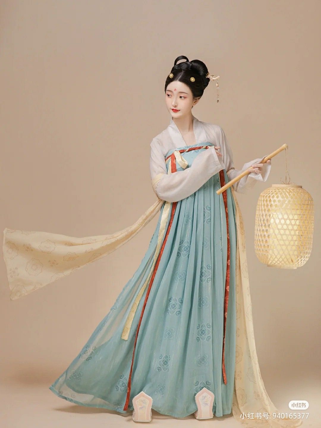 The Enchantment of Hanfu:The Story of Paper Kites and Traditional Chinese Elegance The Enchantment of Hanfu:The Story of Paper Kites and Traditional Chinese Elegance