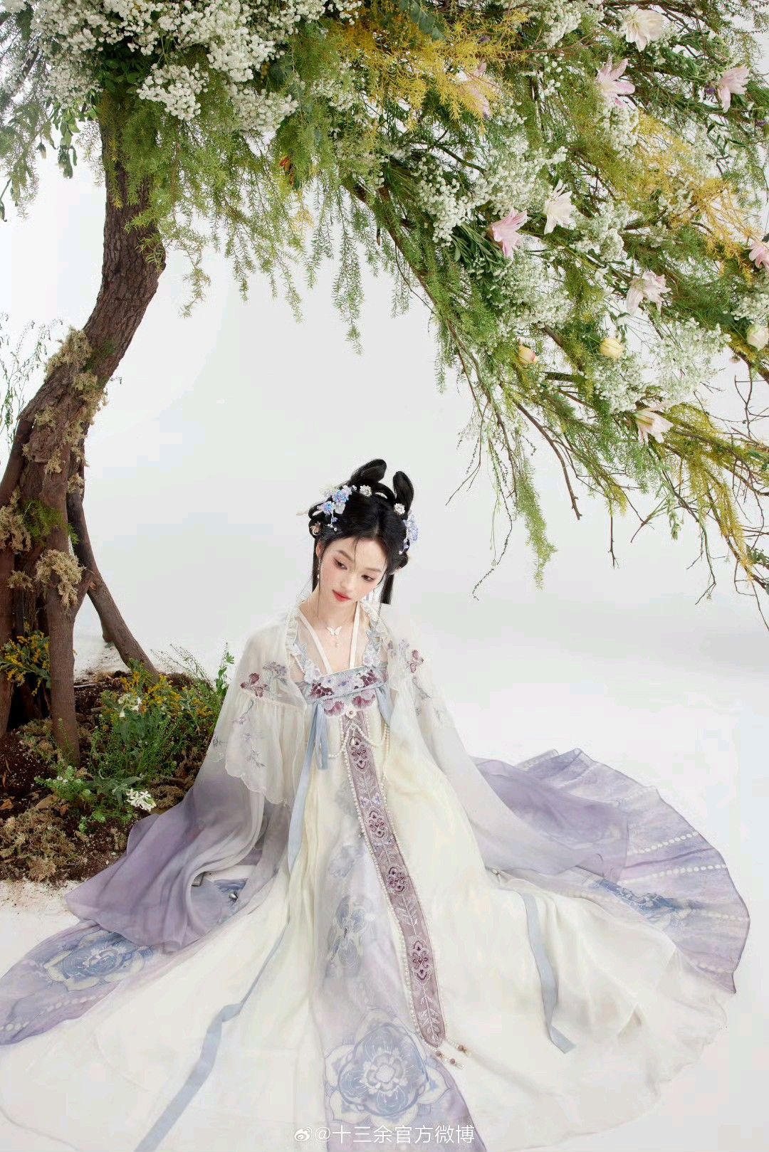 Traditional Chinese Style Cheongsam and Qipao Dress Two-Piece Set Traditional Chinese Style Cheongsam and Qipao Dress Two-Piece Set