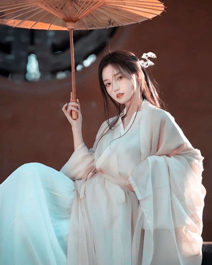 The Journey of a Junior Schoolgirl into the World of Hanfu Traditional Chinese Costumes The Journey of a Junior Schoolgirl into the World of Hanfu Traditional Chinese Costumes