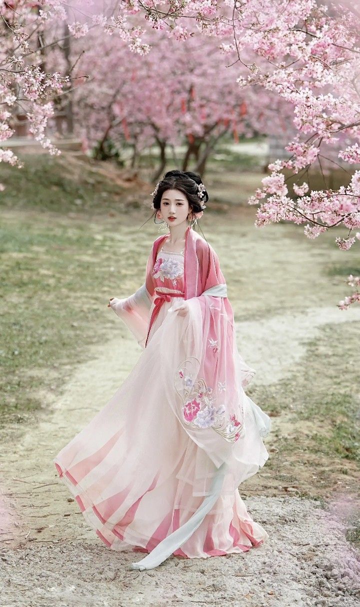 Plus Size Cheongsam:The Ideal Choice for Curvier Women to Look Slimmer Plus Size Cheongsam:The Ideal Choice for Curvier Women to Look Slimmer