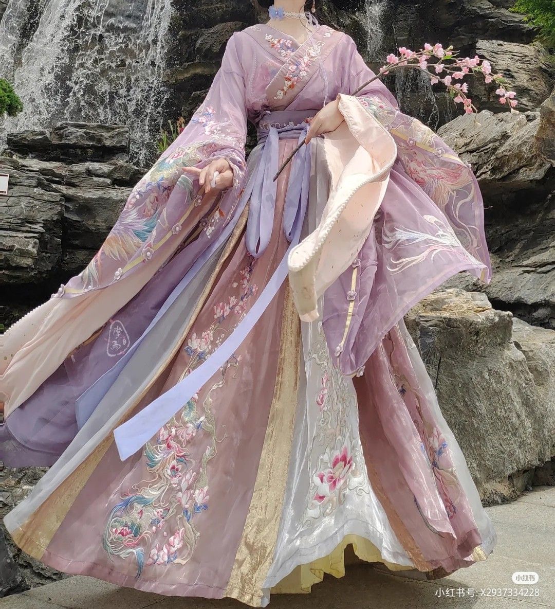 Traditional Elegance:The Charm of Tang Suit and Cheongsam Dress Traditional Elegance:The Charm of Tang Suit and Cheongsam Dress