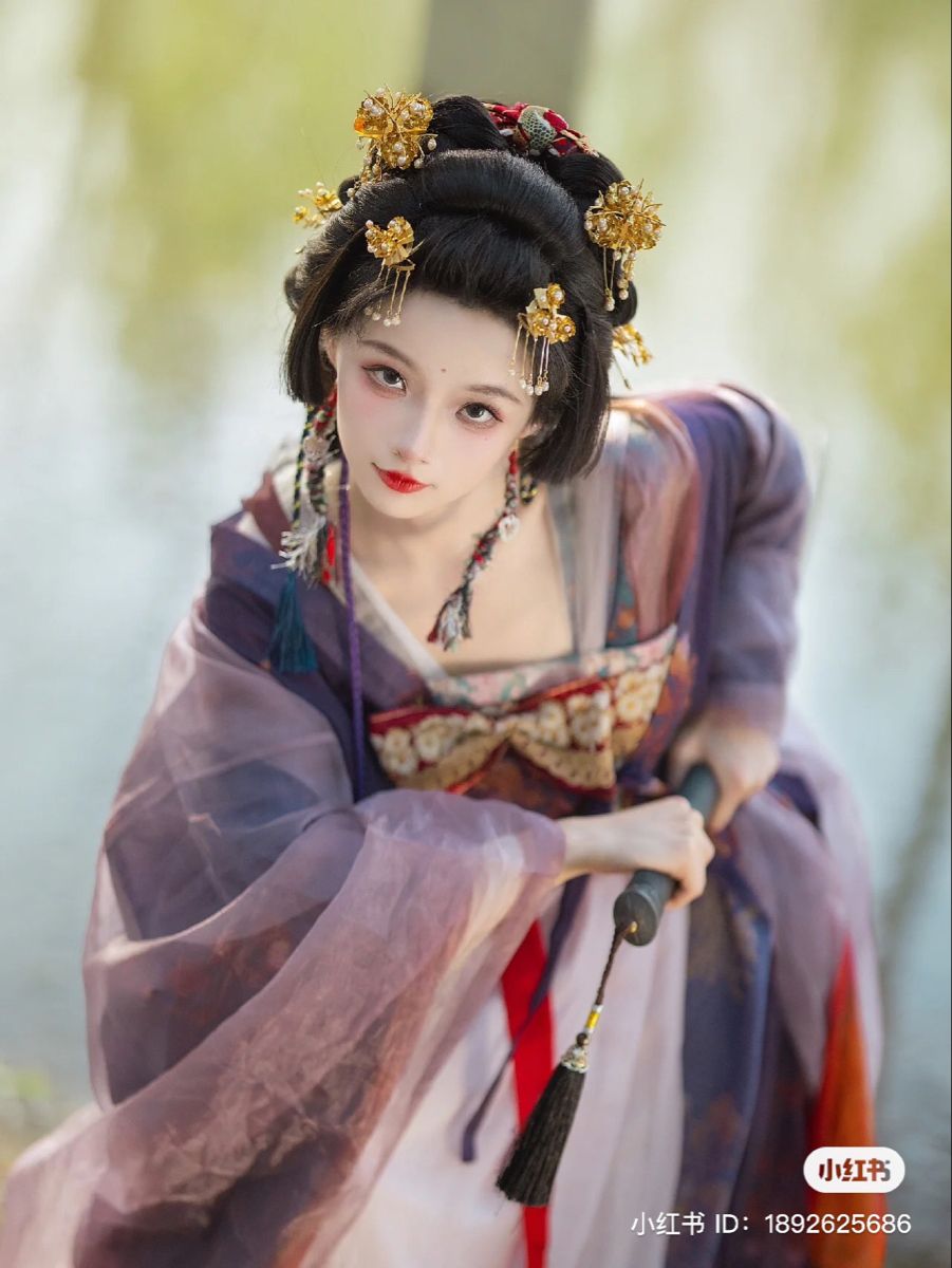 Changes Hanfu Headdress:A Glimpse into the Traditional Beauty of Chinese Costume Changes Hanfu Headdress:A Glimpse into the Traditional Beauty of Chinese Costume