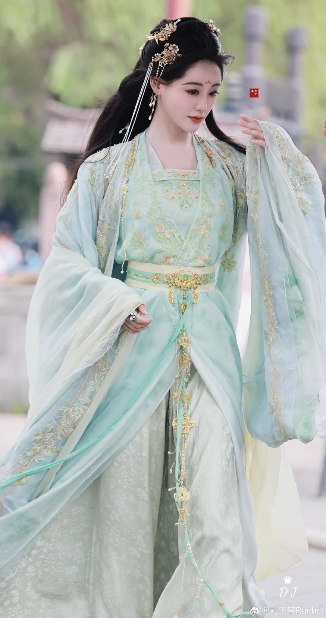 Loose-fitting Cheongsam Skirts for Summer Women:A Guide to Stylish Comfort Loose-fitting Cheongsam Skirts for Summer Women:A Guide to Stylish Comfort