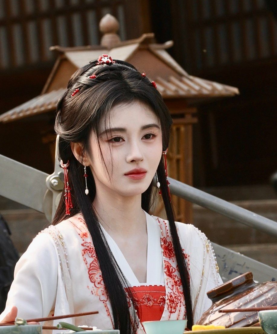 麟星瑶汉服,传统与现代的融合之美 麟星瑶汉服,传统与现代的融合之美