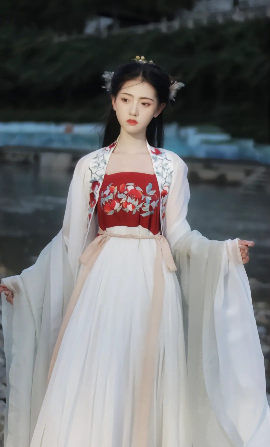 Muzi Yans Original Hanfu Fashion:A Journey into Traditional Chinese Elegance Muzi Yans Original Hanfu Fashion:A Journey into Traditional Chinese Elegance