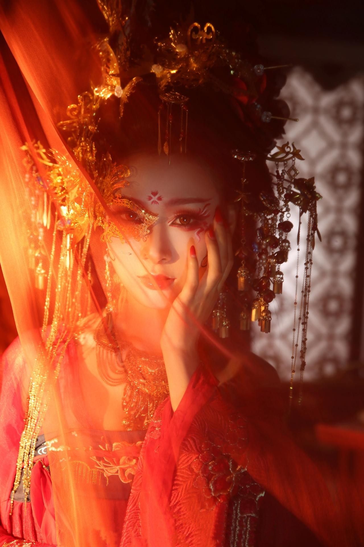 The Revival of Qin Dynasty Hanfu:Embracing the Splendor of Han and Tang Eras The Revival of Qin Dynasty Hanfu:Embracing the Splendor of Han and Tang Eras