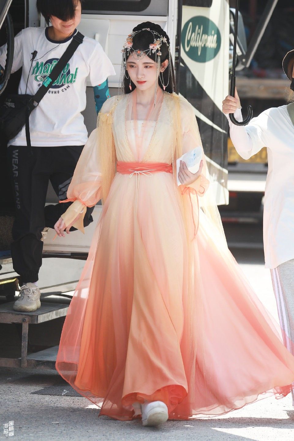 Embracing the New Neo-Chinese Qipao:Youthful Girls Cheongsam Dress Evolution Embracing the New Neo-Chinese Qipao:Youthful Girls Cheongsam Dress Evolution