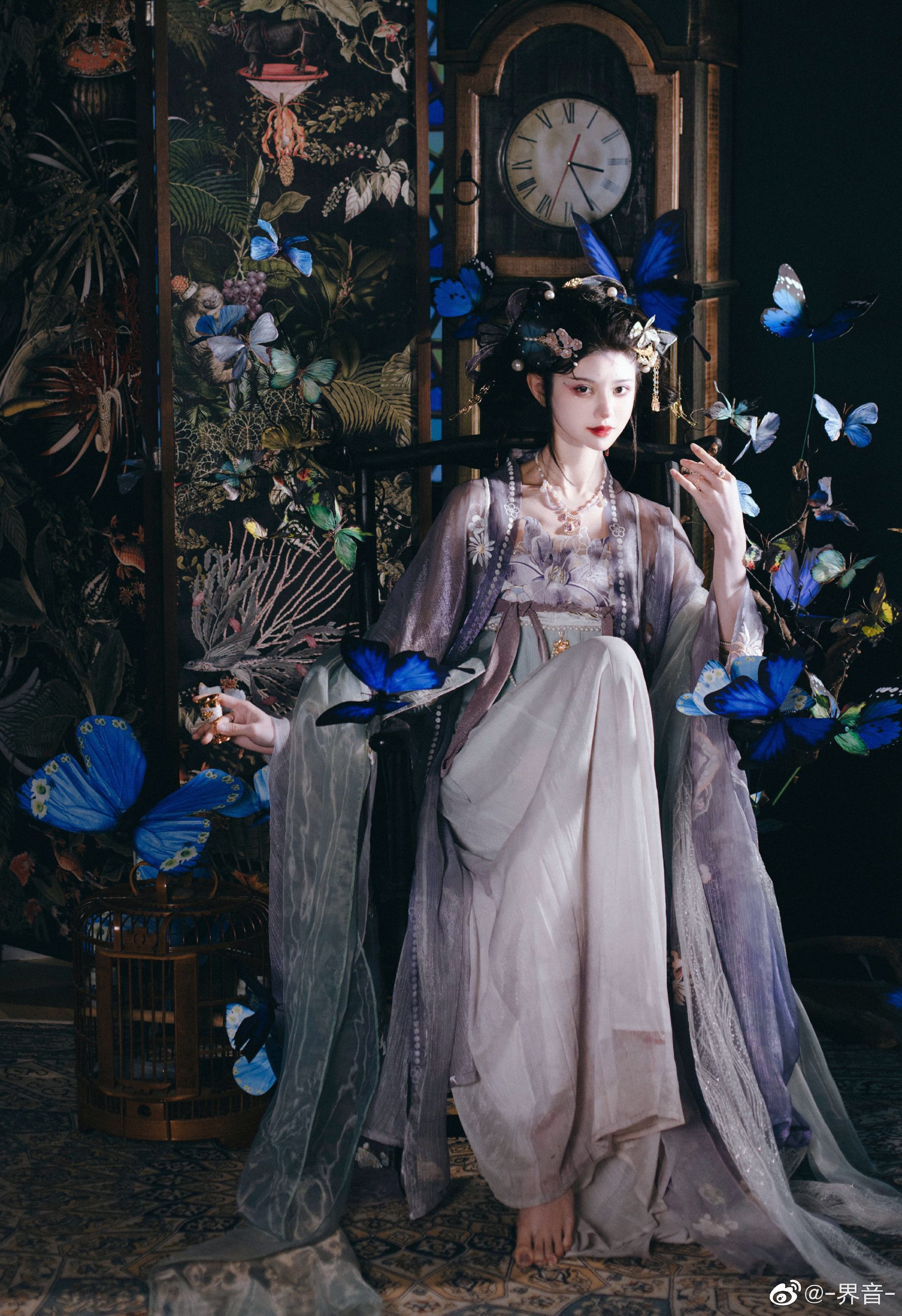 Ancient-Style Hair Combs and Accessories for Traditional Chinese Hanfu Clothing Ancient-Style Hair Combs and Accessories for Traditional Chinese Hanfu Clothing