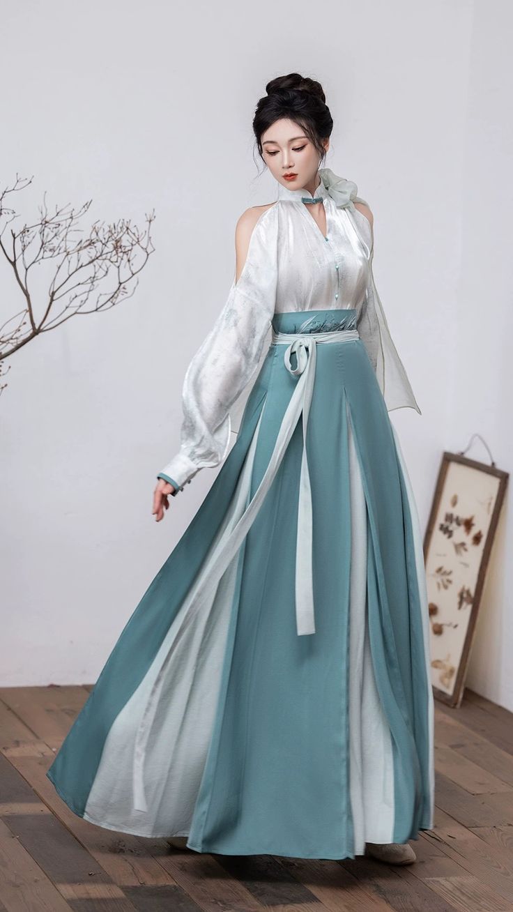 The Splendor of Traditional Childrens Hanfu:The Wide-sleeved Girls Version The Splendor of Traditional Childrens Hanfu:The Wide-sleeved Girls Version