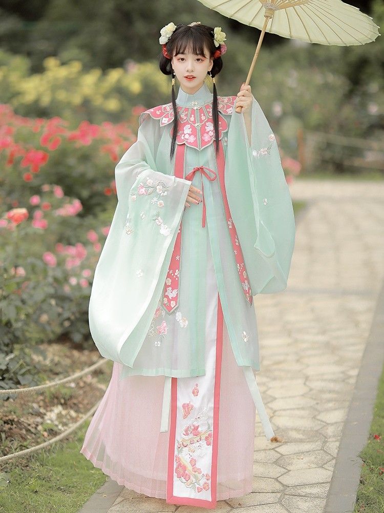 Traditional Chinese Elegance:The Charm of Tang-Style Skirts with Chinese-Inspired Patterns Traditional Chinese Elegance:The Charm of Tang-Style Skirts with Chinese-Inspired Patterns