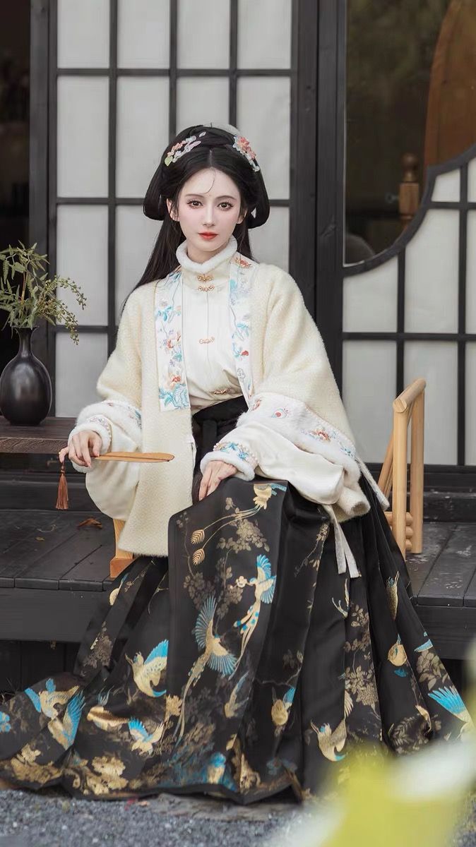 Elegant Cheongsam Gowns for the Annual Event Hostess:A Glamorous Tradition Elegant Cheongsam Gowns for the Annual Event Hostess:A Glamorous Tradition
