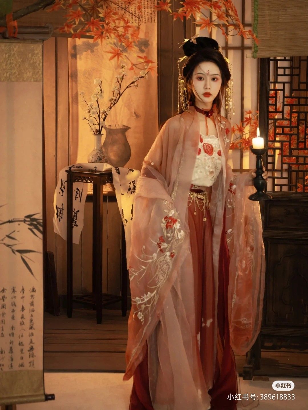 The Cultural Significance of Cheongsams Safety Lock and its Role in Chinese Traditional Clothing The Cultural Significance of Cheongsams Safety Lock and its Role in Chinese Traditional Clothing