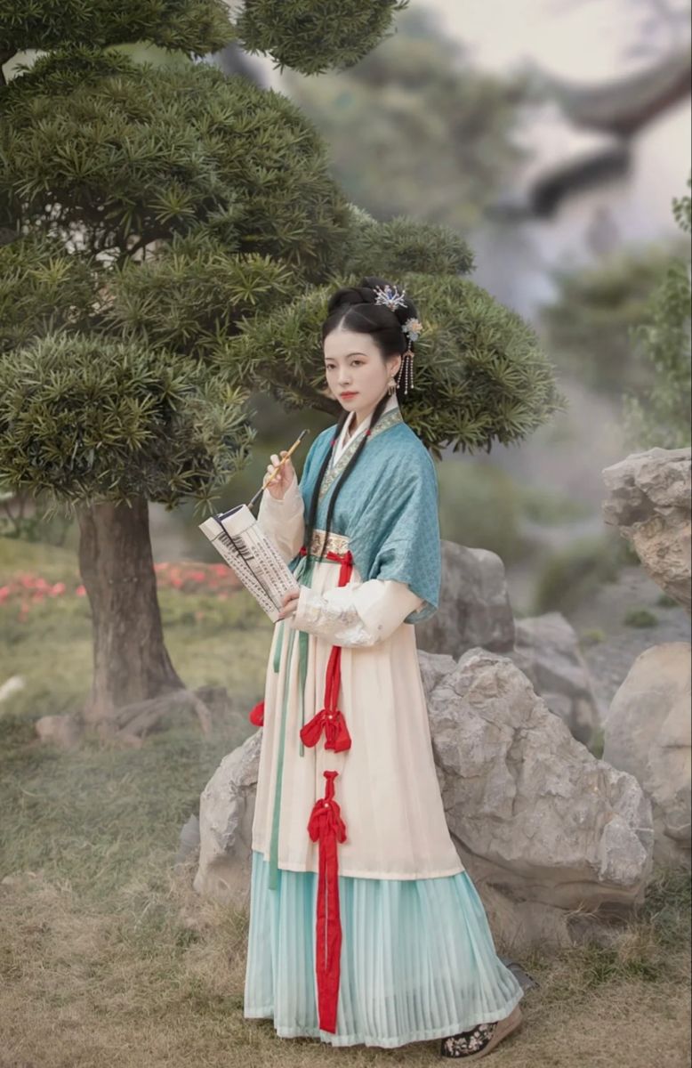 Everyday Elegance with the Qipao:Embracing a Refined and Chic Look Everyday Elegance with the Qipao:Embracing a Refined and Chic Look