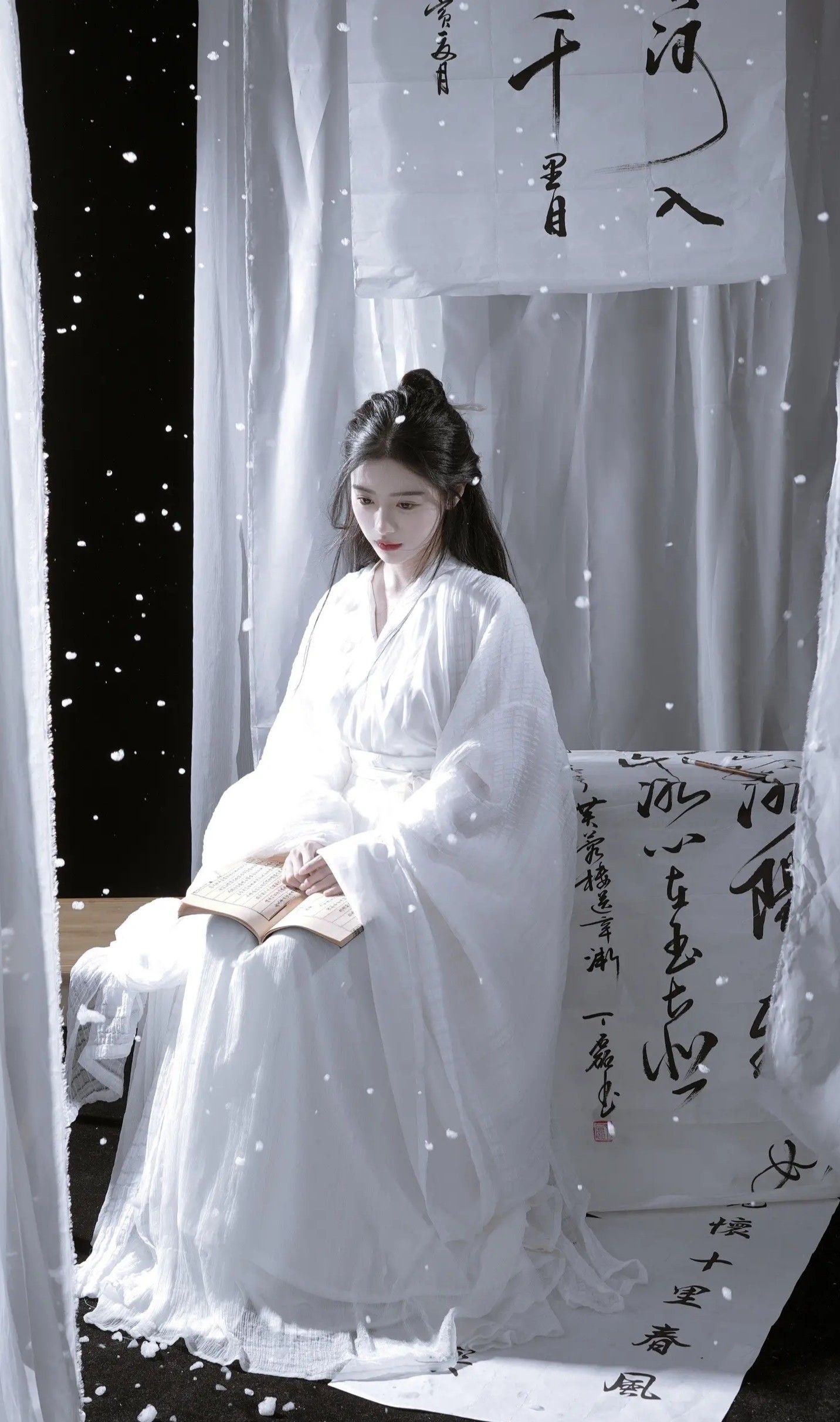 White Cheongsam Bag:A Stylish and Traditional Blend White Cheongsam Bag:A Stylish and Traditional Blend