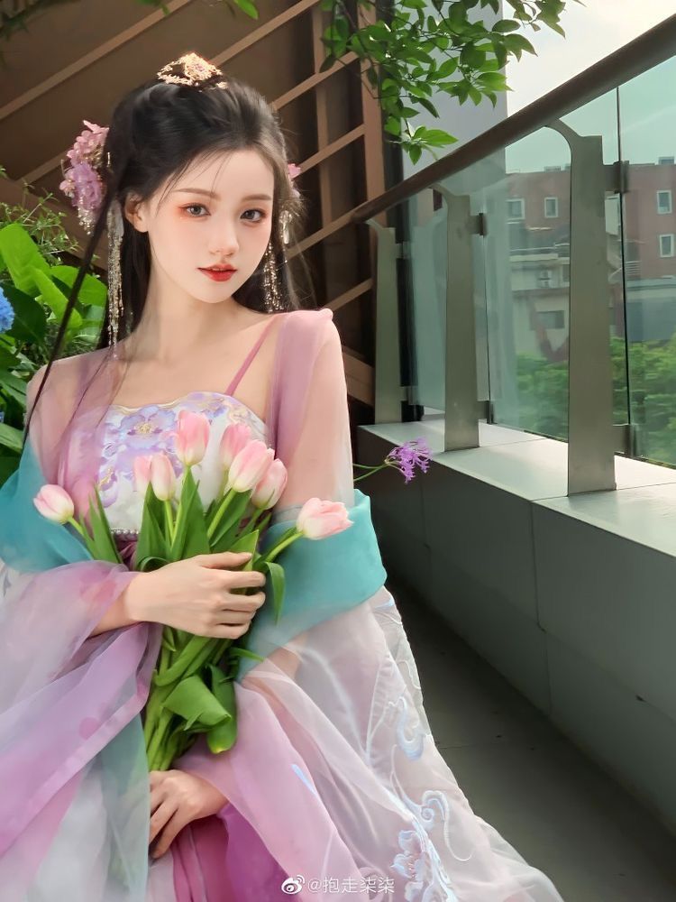 Classic Chinese Hanfu Flat Shoes:A Glimpse into Ancient Cultural Elegance Classic Chinese Hanfu Flat Shoes:A Glimpse into Ancient Cultural Elegance