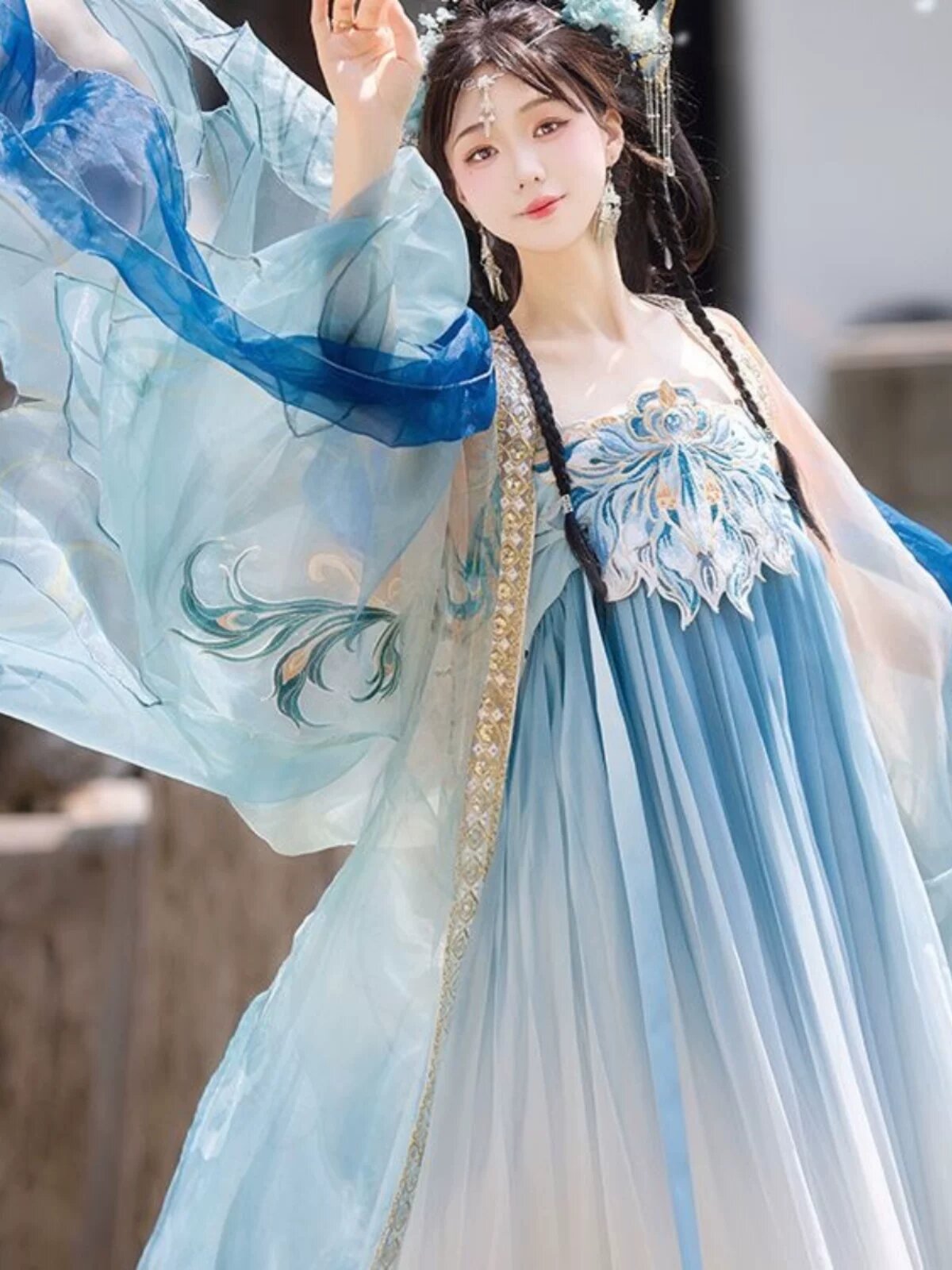 The Aristocratic Elegance of Cheongsam:The军阀太太 of the Republic Era The Aristocratic Elegance of Cheongsam:The军阀太太 of the Republic Era