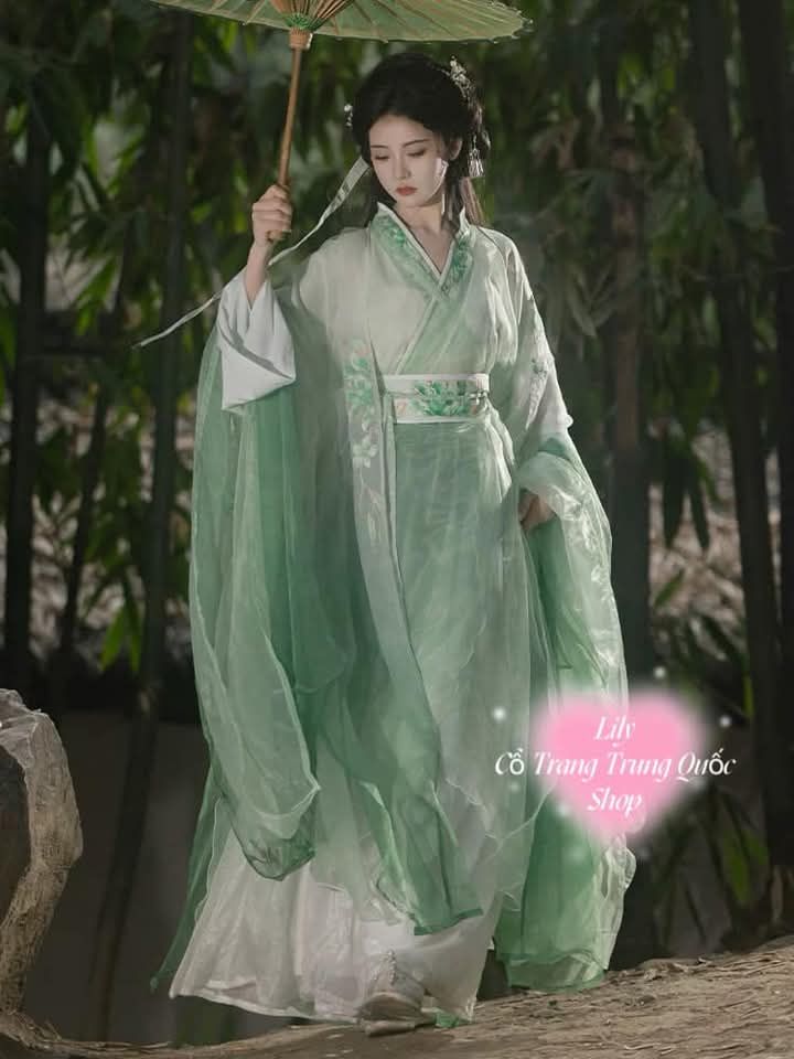 Improved Cheongsam Dress for Summer Nursing Comfort