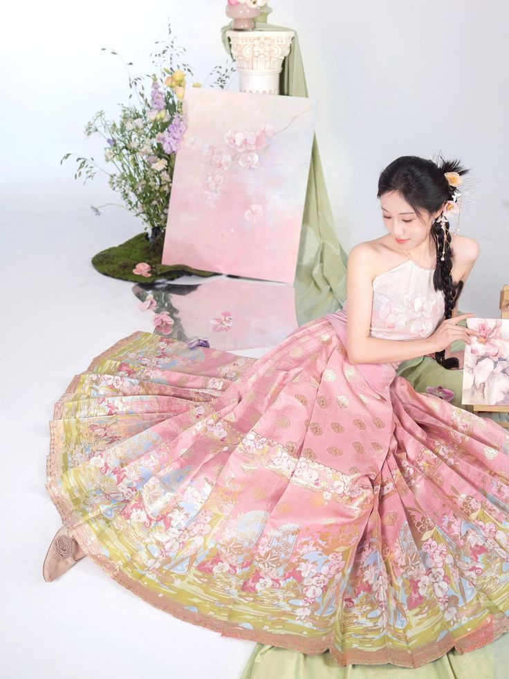 Embracing the Elegance of Traditional Style:A Girls Journey into the World of Qipao Embracing the Elegance of Traditional Style:A Girls Journey into the World of Qipao