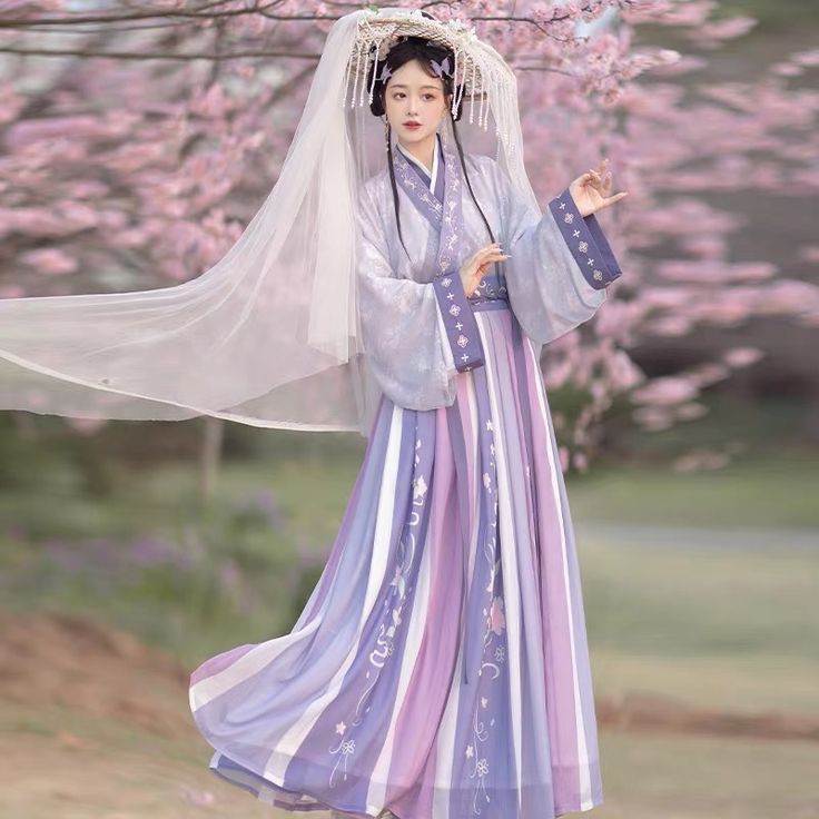 Charming Short Women in Summer Cheongsam:The Secrets of Styling a Flag Dress Charming Short Women in Summer Cheongsam:The Secrets of Styling a Flag Dress