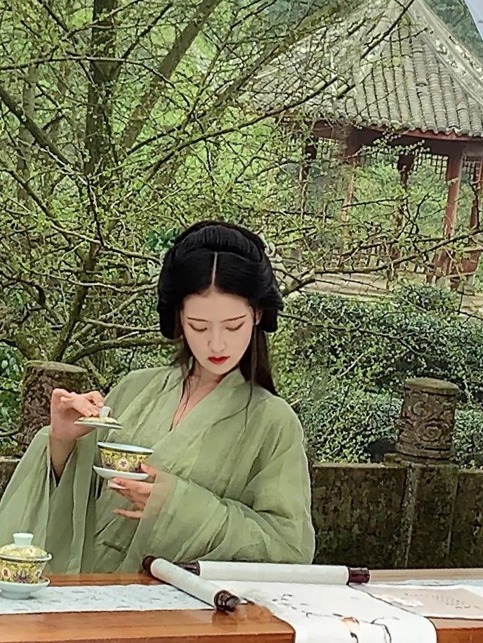 Photographic Props for Hanfu Ancient Style:A Guide to Essential Accessories Photographic Props for Hanfu Ancient Style:A Guide to Essential Accessories
