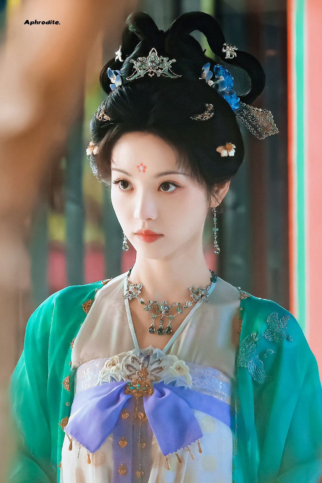 A 12-Year-Old Girls Journey into the World of Ancient Hanfu Fashion A 12-Year-Old Girls Journey into the World of Ancient Hanfu Fashion