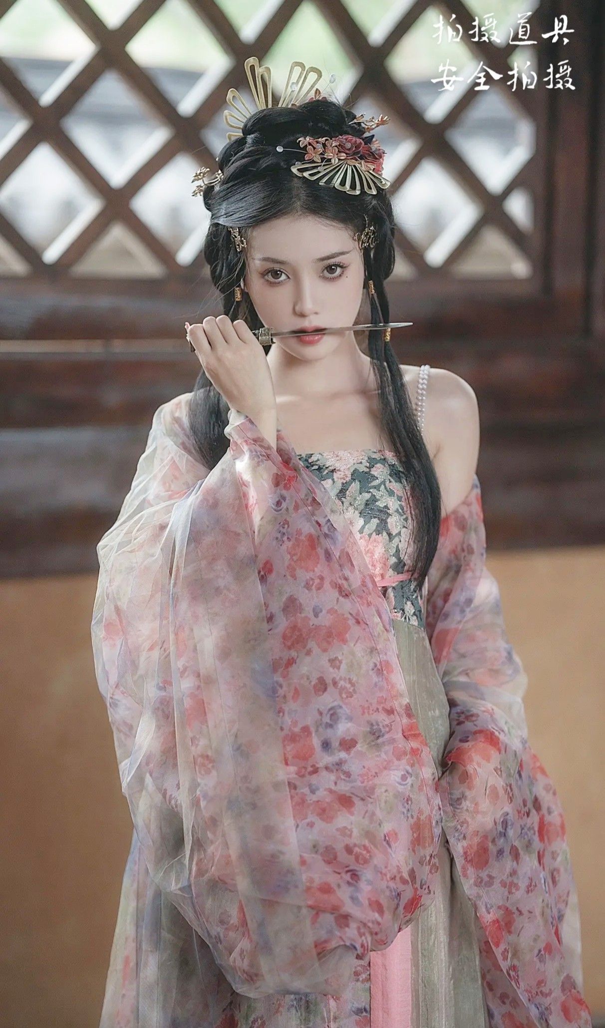 Embracing the Chic and Youthful Cheongsam:The Revival of Traditional Elegance Embracing the Chic and Youthful Cheongsam:The Revival of Traditional Elegance