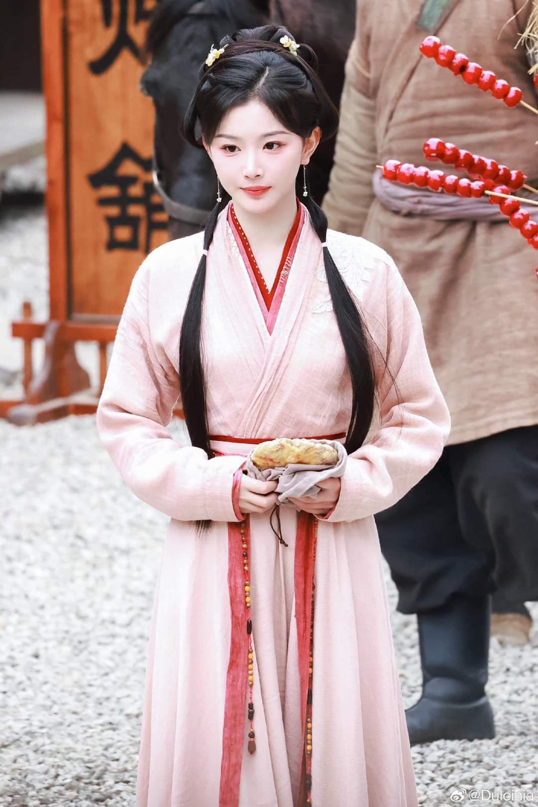 Elite Qipao of Xiangyun Silk:A Journey into Exquisite Traditional Elegance Elite Qipao of Xiangyun Silk:A Journey into Exquisite Traditional Elegance