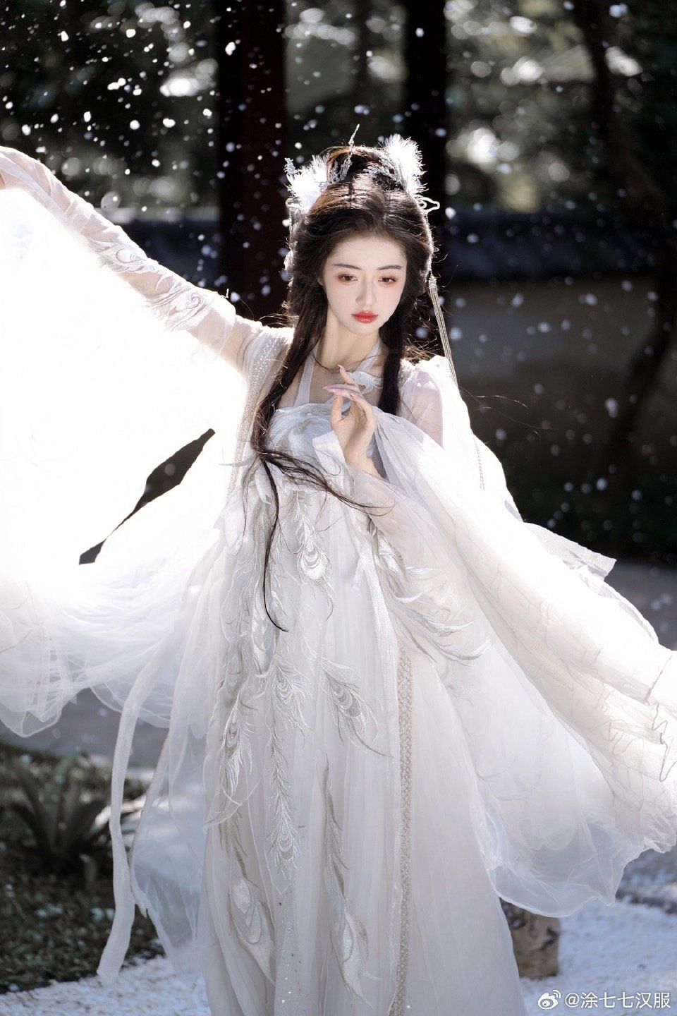 The Rise of Cheongsam Button Hairpins:A Blend of Traditional Elegance and Modern Fashion The Rise of Cheongsam Button Hairpins:A Blend of Traditional Elegance and Modern Fashion