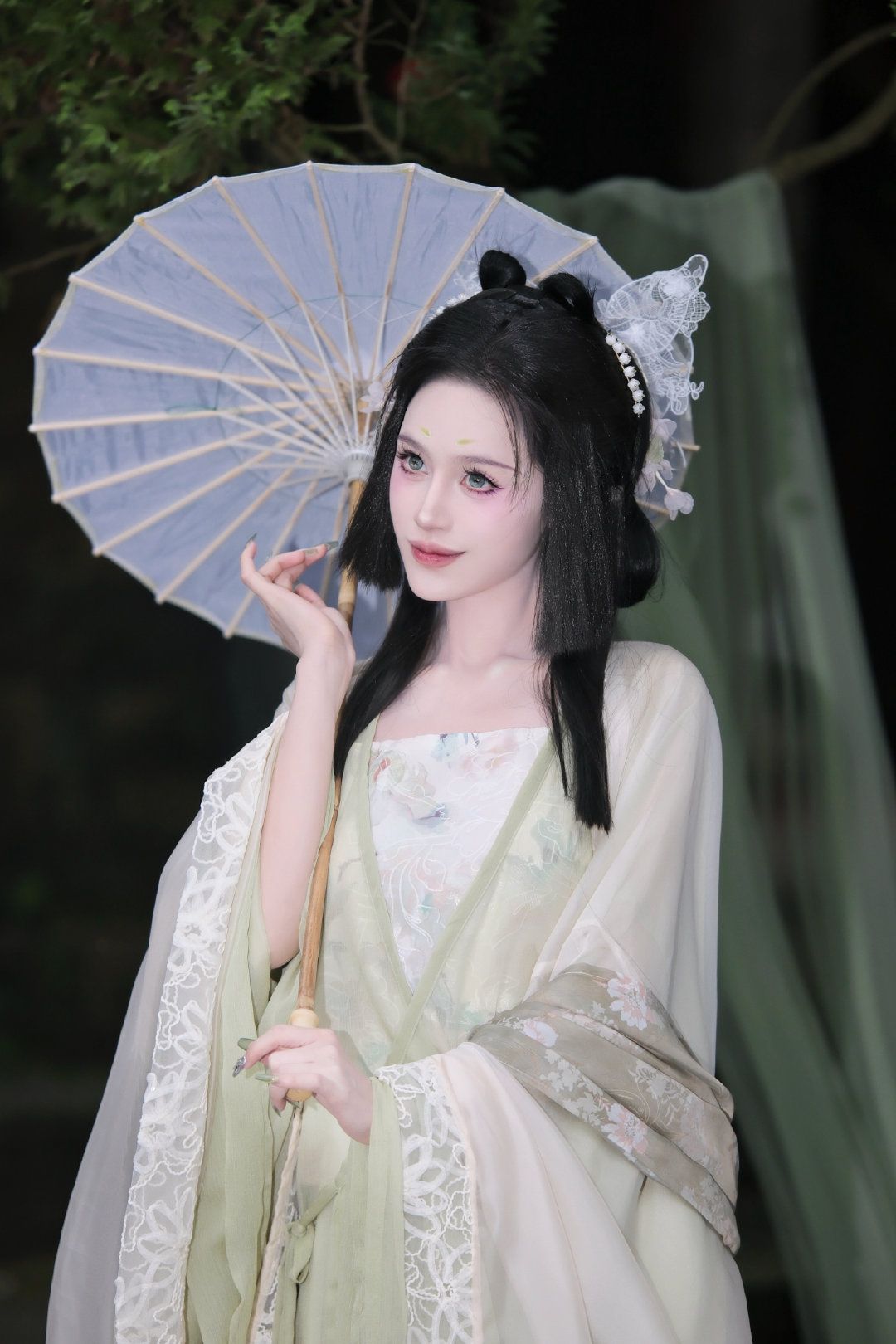 Enchanting Beauty in Ancient Chinese Dress:The Supernatural Long-sleeved Womens Hanfu Enchanting Beauty in Ancient Chinese Dress:The Supernatural Long-sleeved Womens Hanfu