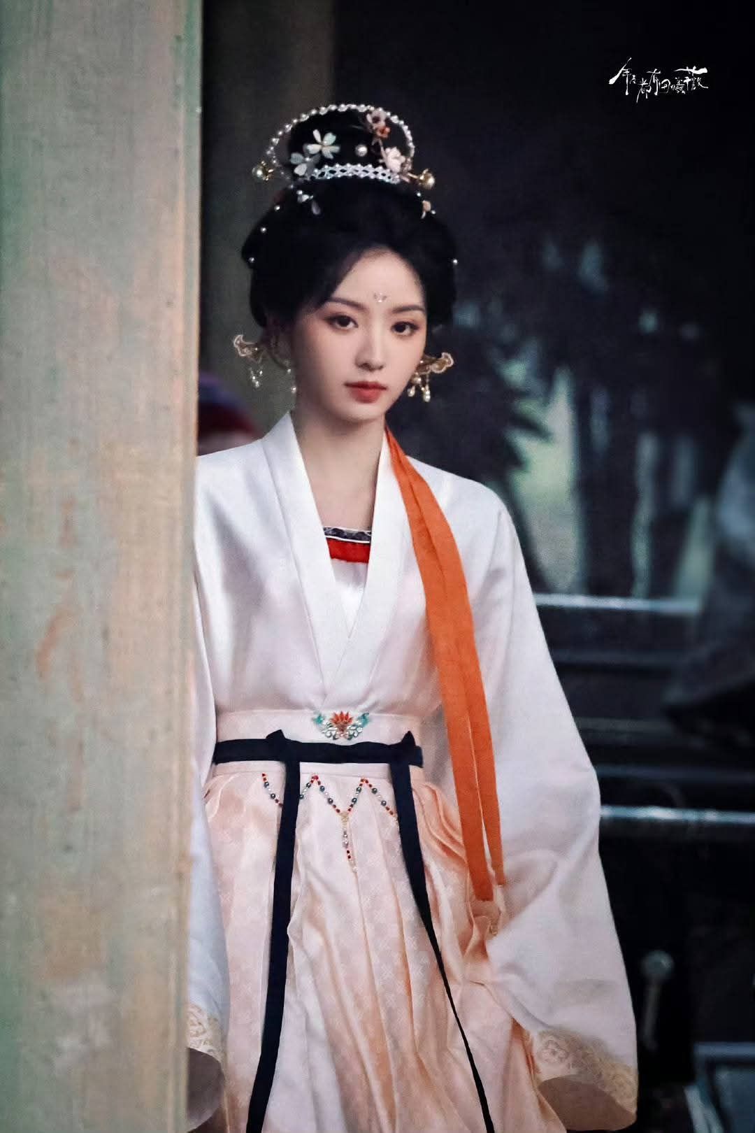 The Art of Pairing a Horseface Skirt with Tops:Fashion Trends and Styling Tips The Art of Pairing a Horseface Skirt with Tops:Fashion Trends and Styling Tips
