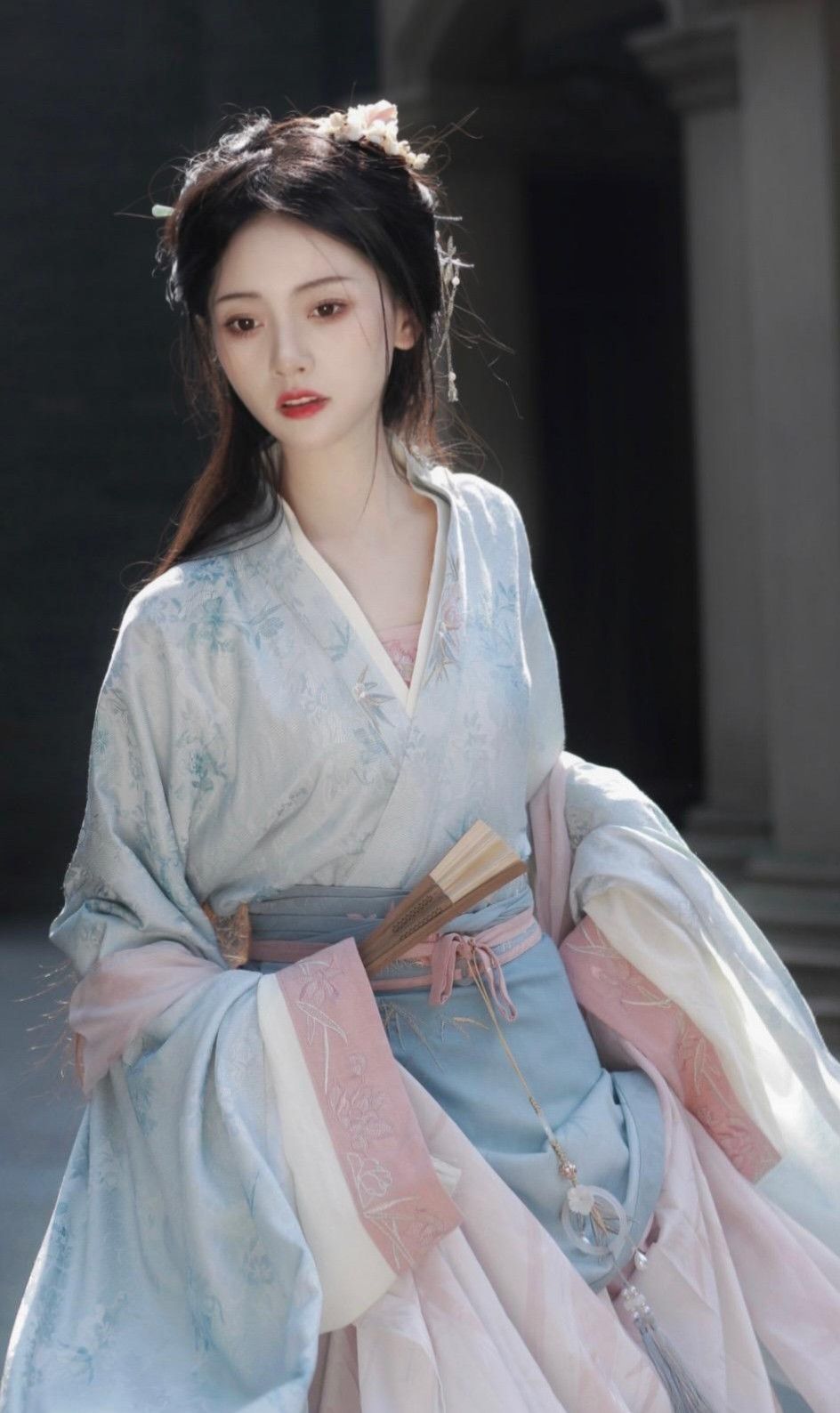 The Evolution of Hair Styling with Fake Hair Bundles and Hanfu Fashion The Evolution of Hair Styling with Fake Hair Bundles and Hanfu Fashion