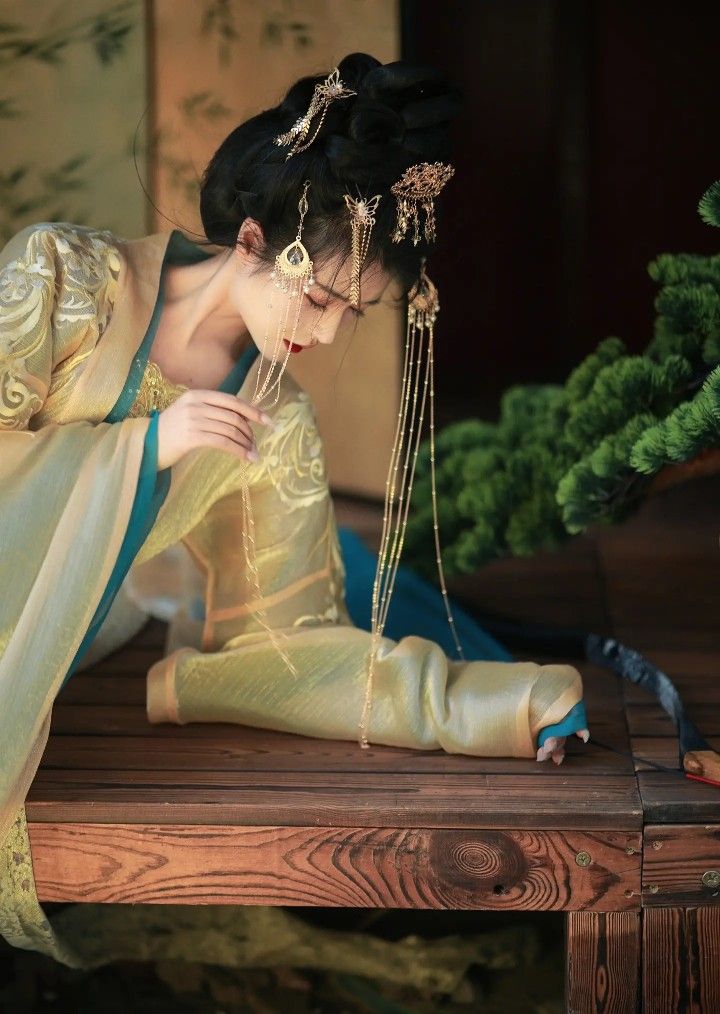 Adult Hanfu Skirt:A Journey into Traditional Chinese Elegance Adult Hanfu Skirt:A Journey into Traditional Chinese Elegance