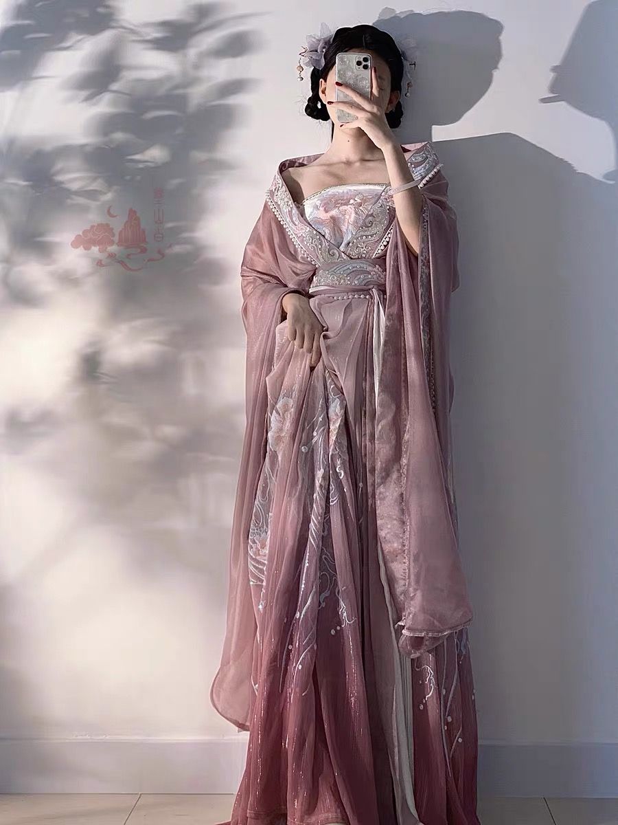 Childrens Hanfu Tops:A Closer Look at the Traditional Chinese Clothing Childrens Hanfu Tops:A Closer Look at the Traditional Chinese Clothing