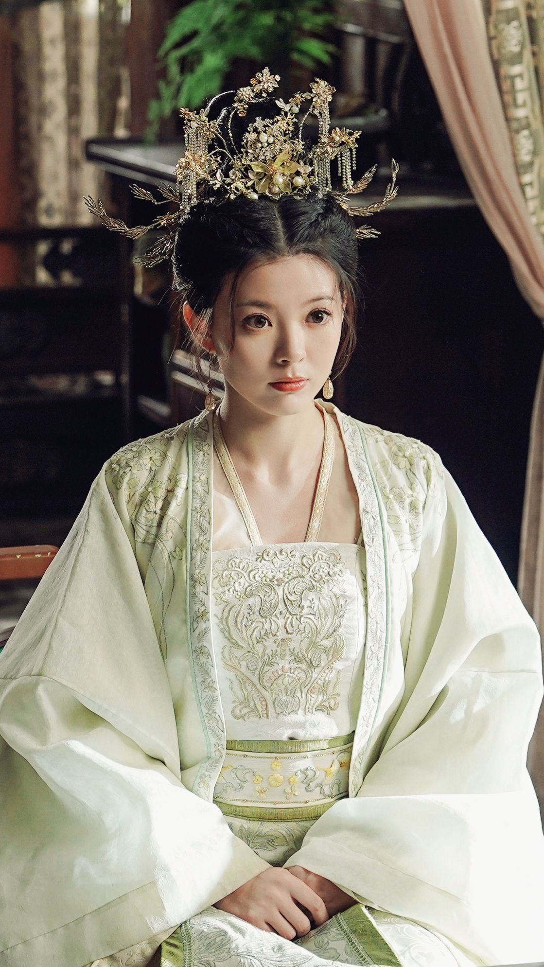 The Art of Hanfu Shoes Pairing with Maimen Skirt:A Cultural Exploration The Art of Hanfu Shoes Pairing with Maimen Skirt:A Cultural Exploration