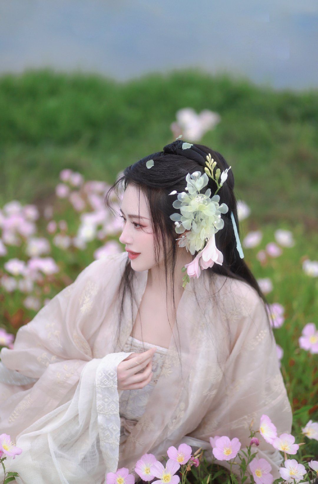 Winter Ming-Style Hanfu Short Jacket:A Closer Look at Traditional Chinese Fashion Winter Ming-Style Hanfu Short Jacket:A Closer Look at Traditional Chinese Fashion