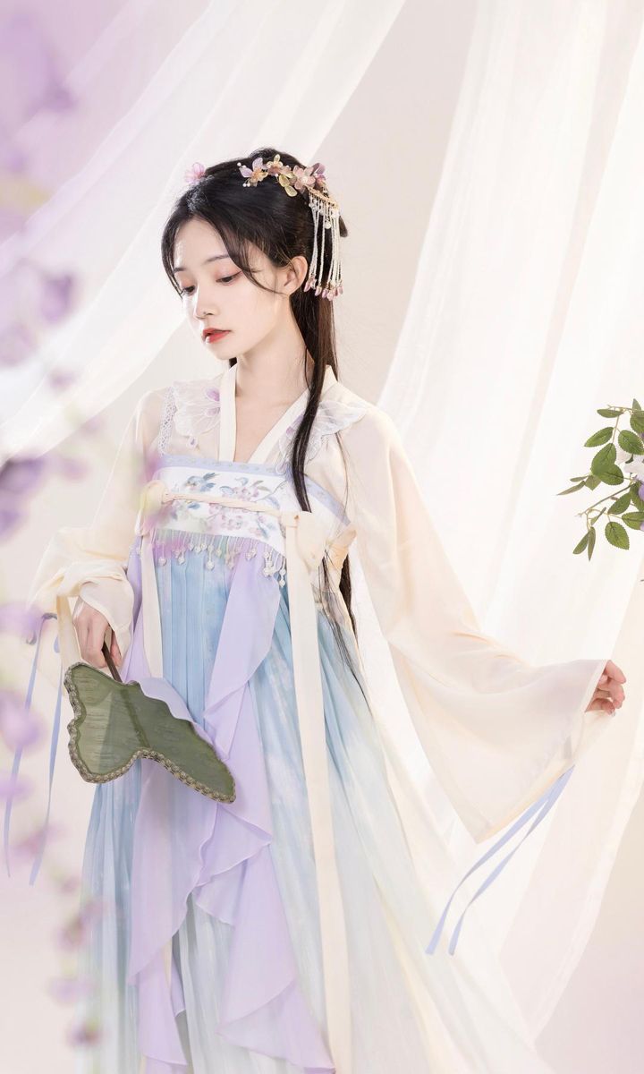 The Enigma of the Ice-Cool Cheongsam:Unveiling the Elegance of a Traditional Chinese Dress The Enigma of the Ice-Cool Cheongsam:Unveiling the Elegance of a Traditional Chinese Dress
