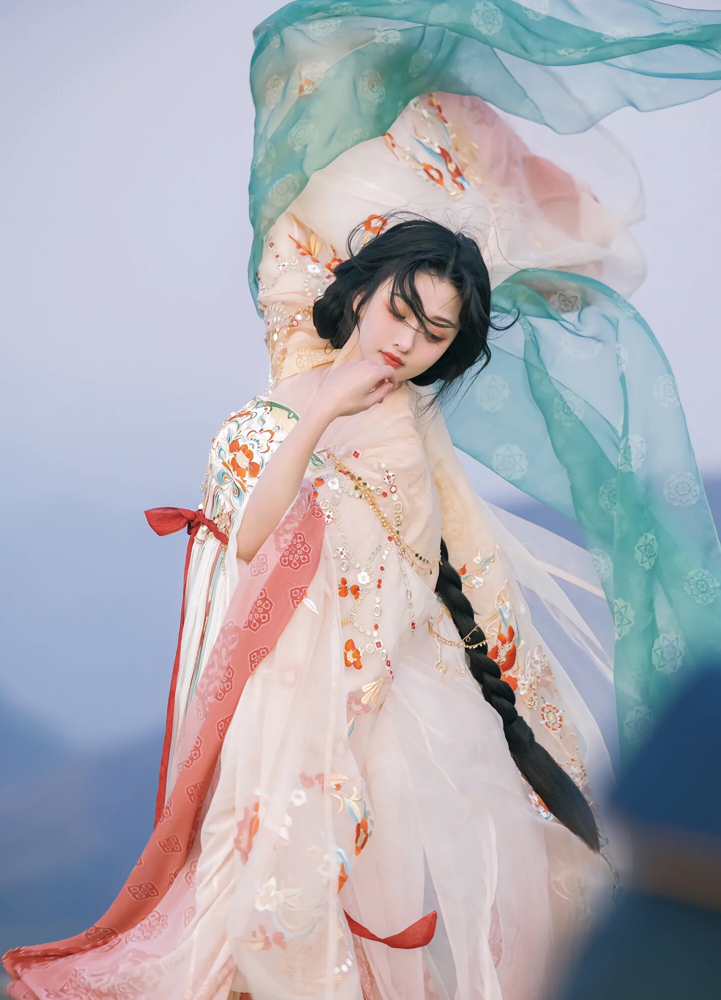 Embracing the New Neo-Chinese Cheongsam:The Rise of the Waist-Embracing,Breast-Teasing Fashion Embracing the New Neo-Chinese Cheongsam:The Rise of the Waist-Embracing,Breast-Teasing Fashion