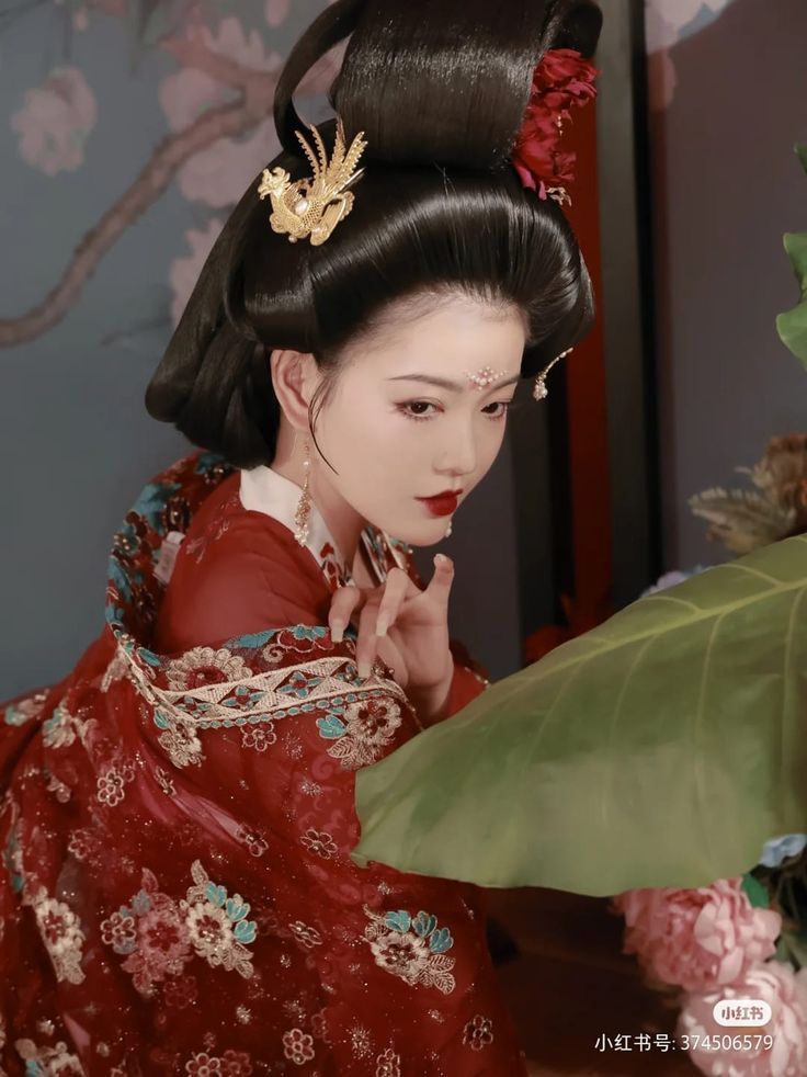 Elegant and Refreshing Cheongsam:A Blend of Traditional Beauty and Modern Grace Elegant and Refreshing Cheongsam:A Blend of Traditional Beauty and Modern Grace