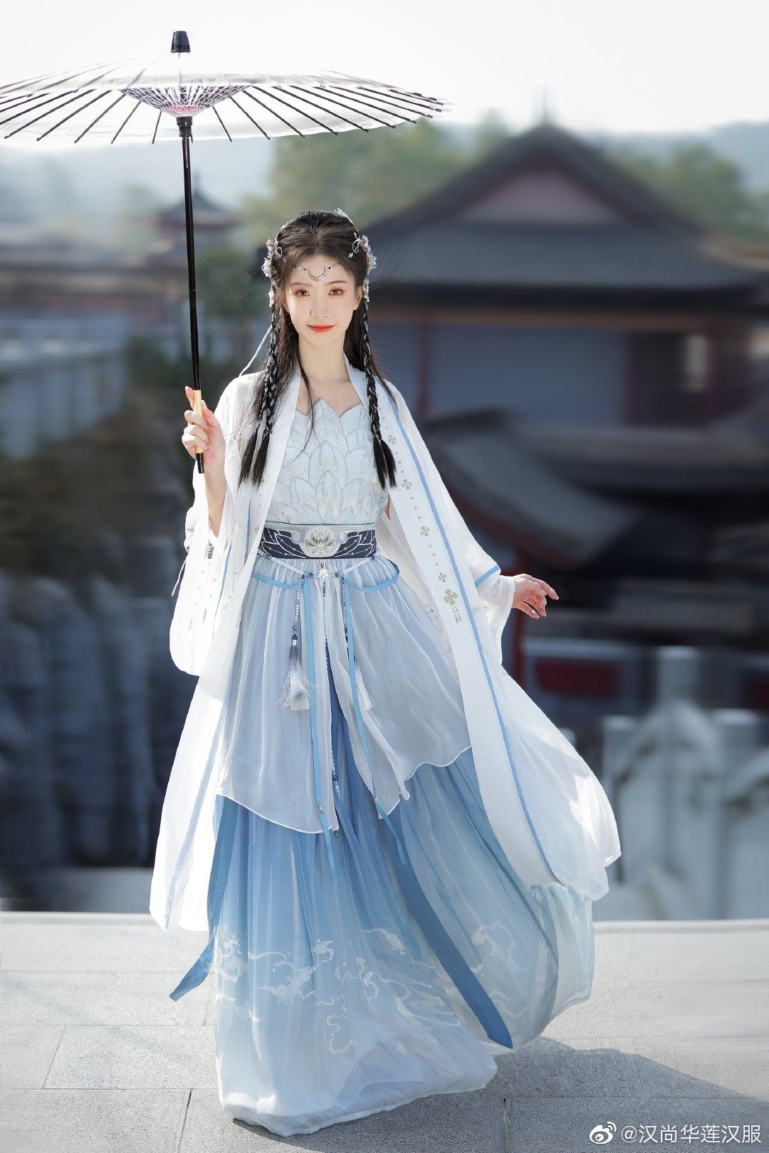 The Evolution of Zhao Yuns Clothing:Traditional Hanfu in Modern Perspective The Evolution of Zhao Yuns Clothing:Traditional Hanfu in Modern Perspective