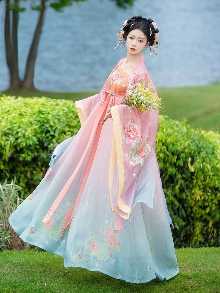 Affordable Splendor:The Charm of Hanfu Jinji Style with a Caibai Price Tag Affordable Splendor:The Charm of Hanfu Jinji Style with a Caibai Price Tag