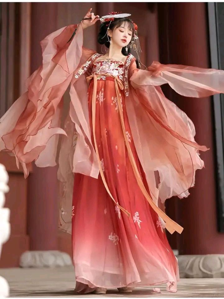 The Green-Clad Girl Child in Hanfu Fashion The Green-Clad Girl Child in Hanfu Fashion