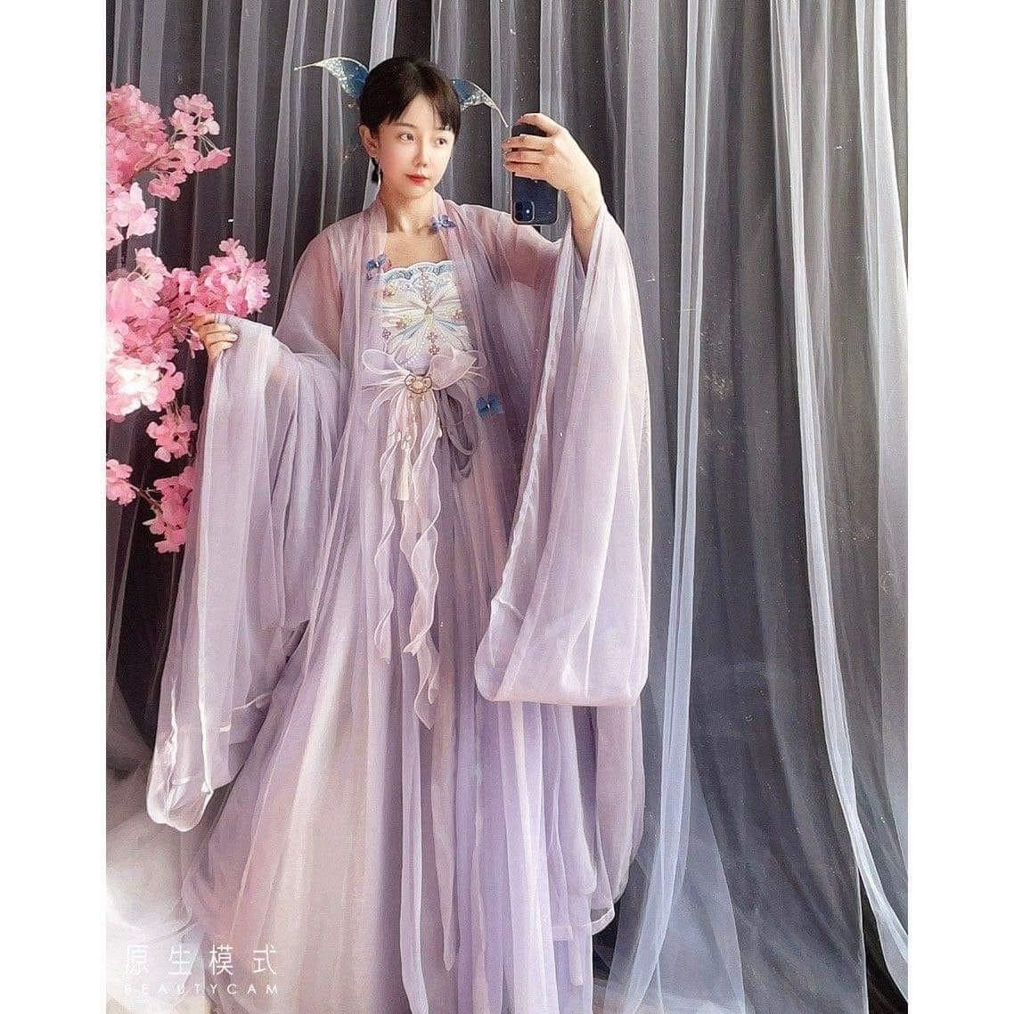 Quip-A-Teen:The Rise of Cheongsam-Wearing 15-Year-Old Girls in Junior High Quip-A-Teen:The Rise of Cheongsam-Wearing 15-Year-Old Girls in Junior High