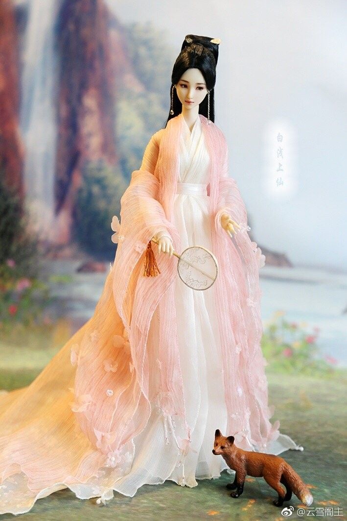 Winter Fashion for Plus-Size Girls in Hanfu Traditional Chinese Clothing Winter Fashion for Plus-Size Girls in Hanfu Traditional Chinese Clothing