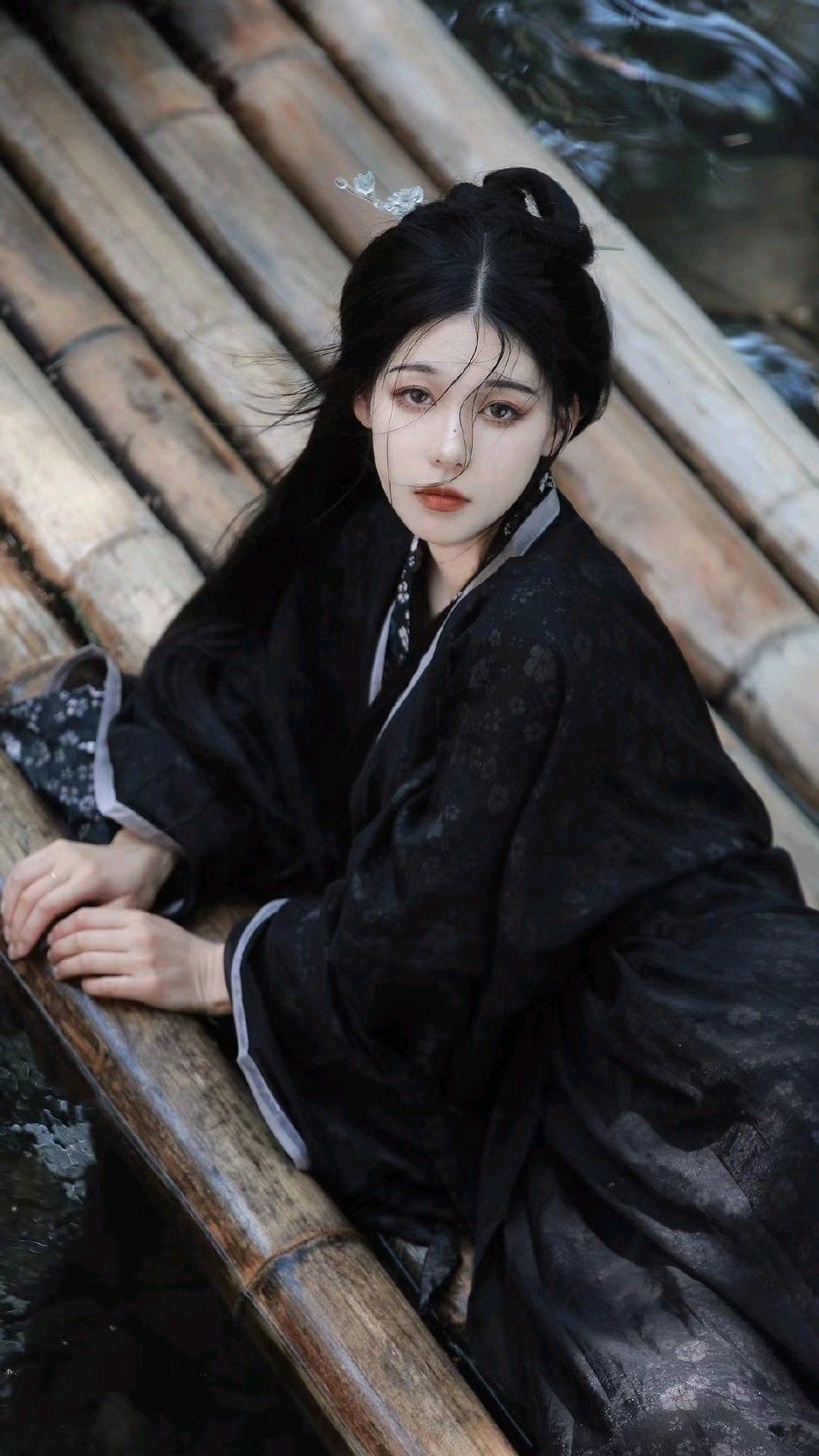 Chinese Traditional Fashion:Embracing the Ethnic Elegance of the Chinese-Style Woman Chinese Traditional Fashion:Embracing the Ethnic Elegance of the Chinese-Style Woman