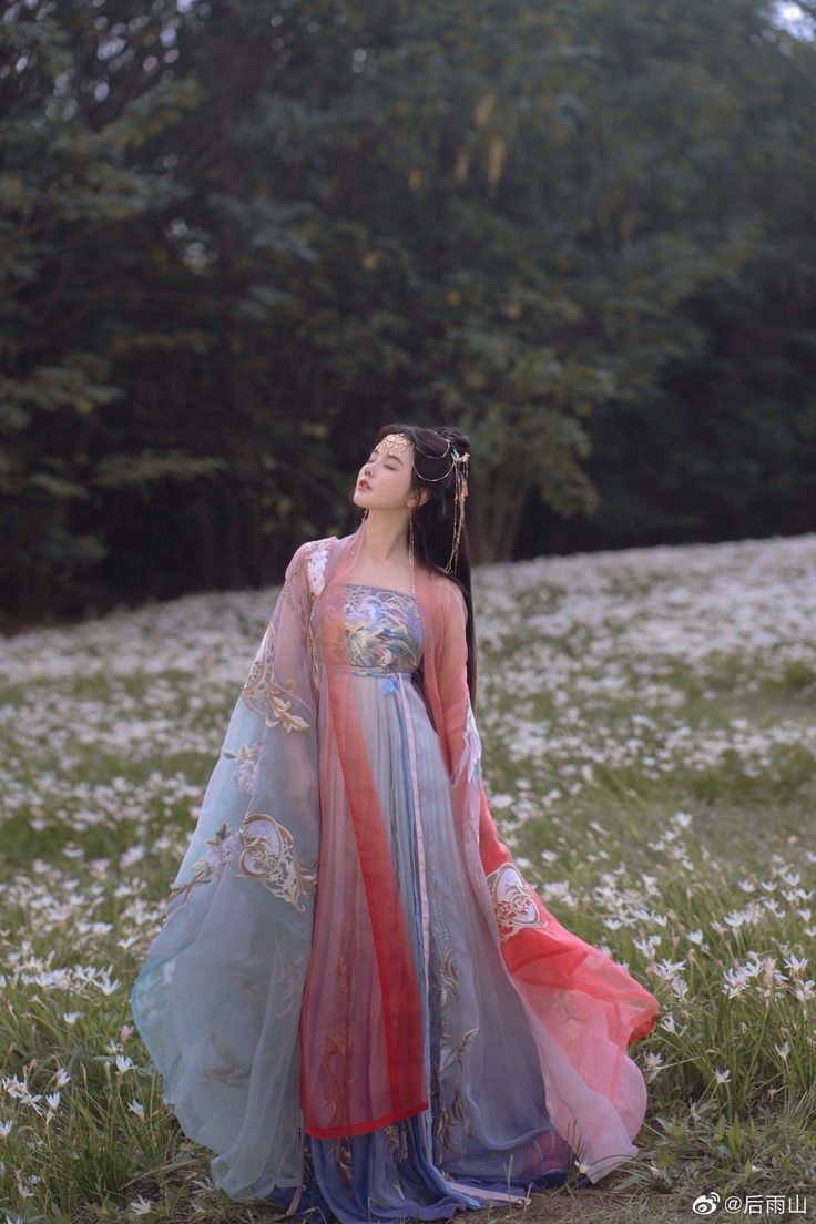 The Rise of Jing Tians Qipao Fashion:A Closer Look into the Elegance of Traditional Chinese Dress The Rise of Jing Tians Qipao Fashion:A Closer Look into the Elegance of Traditional Chinese Dress
