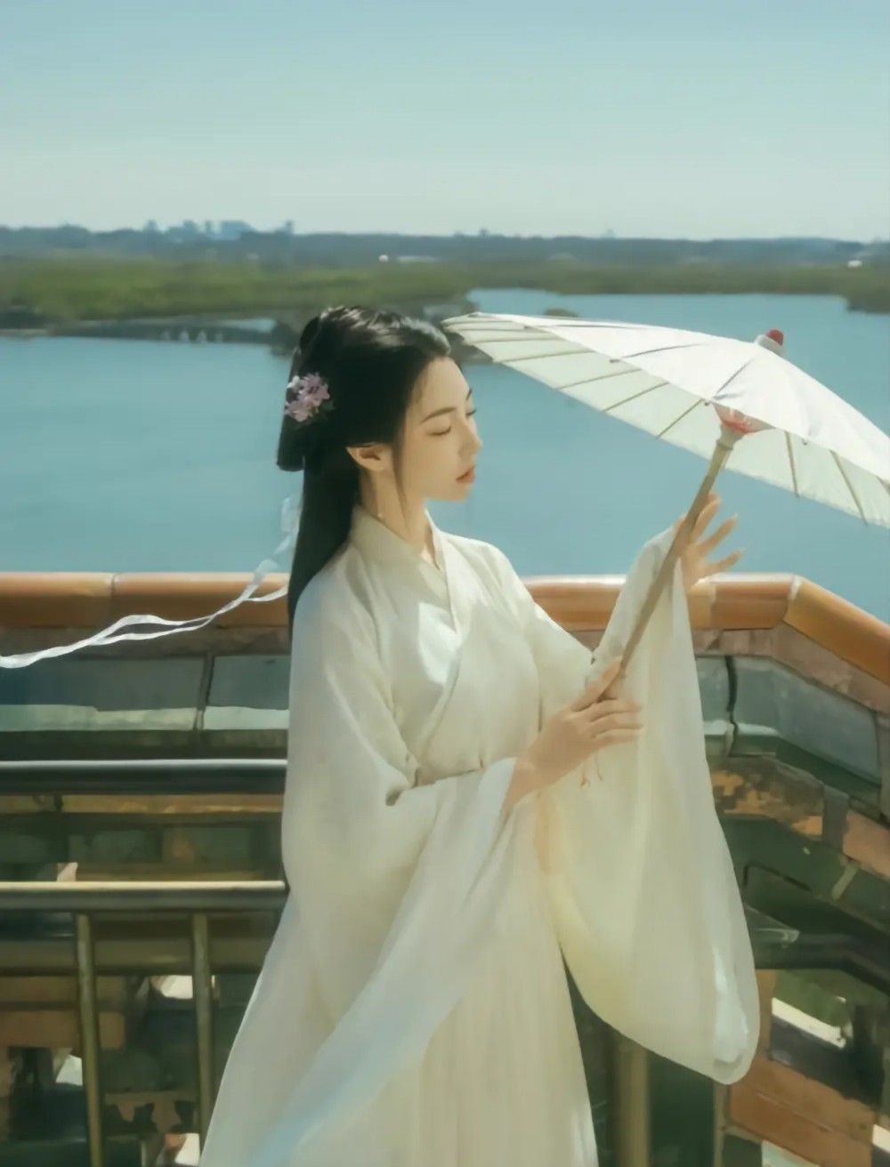 Yao Yaos Traditional Hanfu Headdress:A Glimpse into the Splendor of Chinese Cultural Heritage Yao Yaos Traditional Hanfu Headdress:A Glimpse into the Splendor of Chinese Cultural Heritage